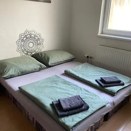 Apartman-raca Apartment *